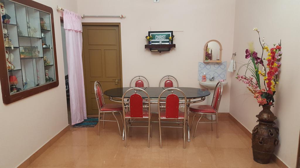 Valiyathayil Home Stay Kochi Exteriör bild