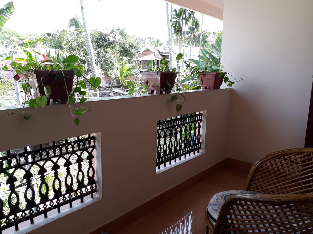 Valiyathayil Home Stay Kochi Exteriör bild