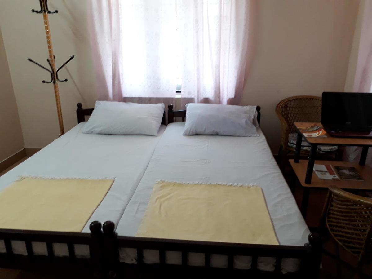 Valiyathayil Home Stay Kochi Exteriör bild