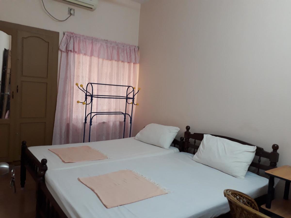 Valiyathayil Home Stay Kochi Exteriör bild