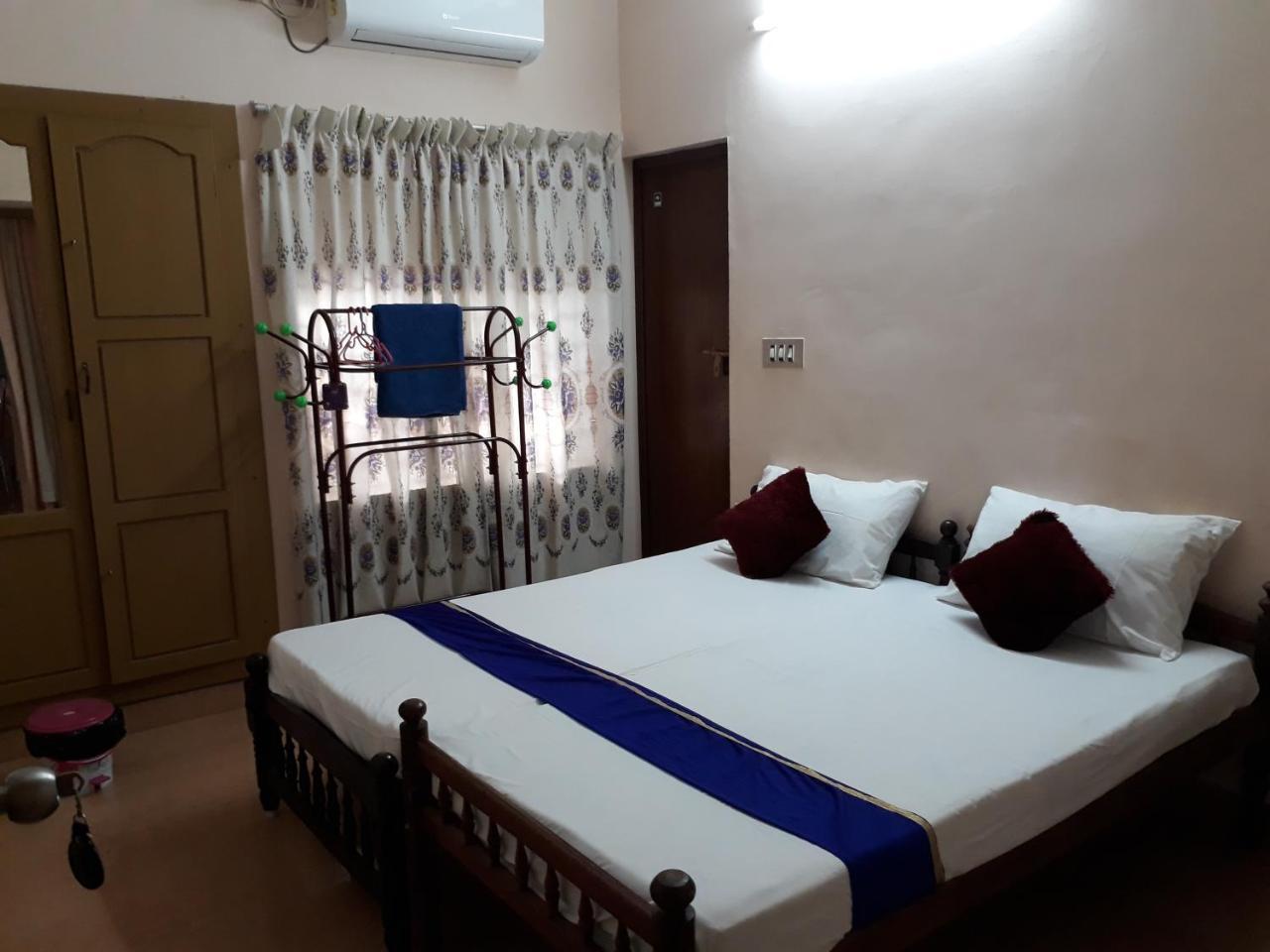 Valiyathayil Home Stay Kochi Exteriör bild