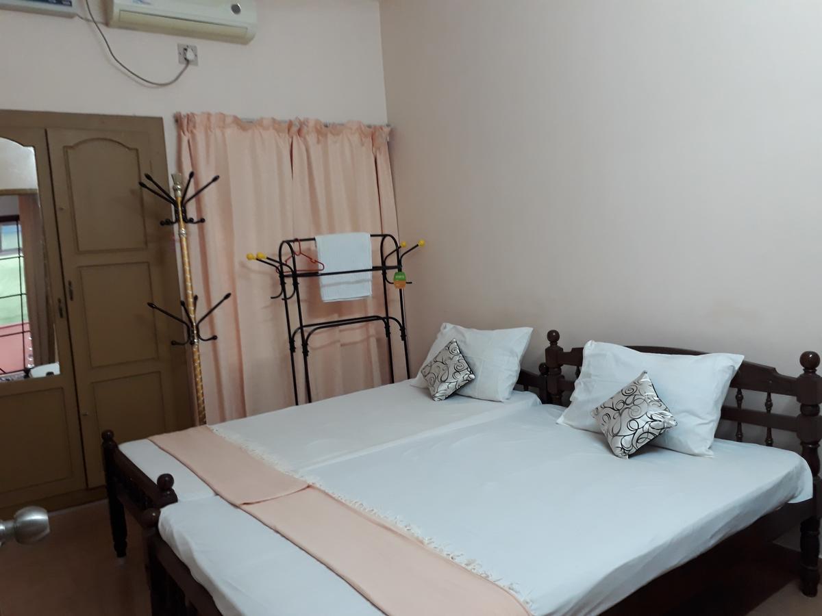 Valiyathayil Home Stay Kochi Exteriör bild