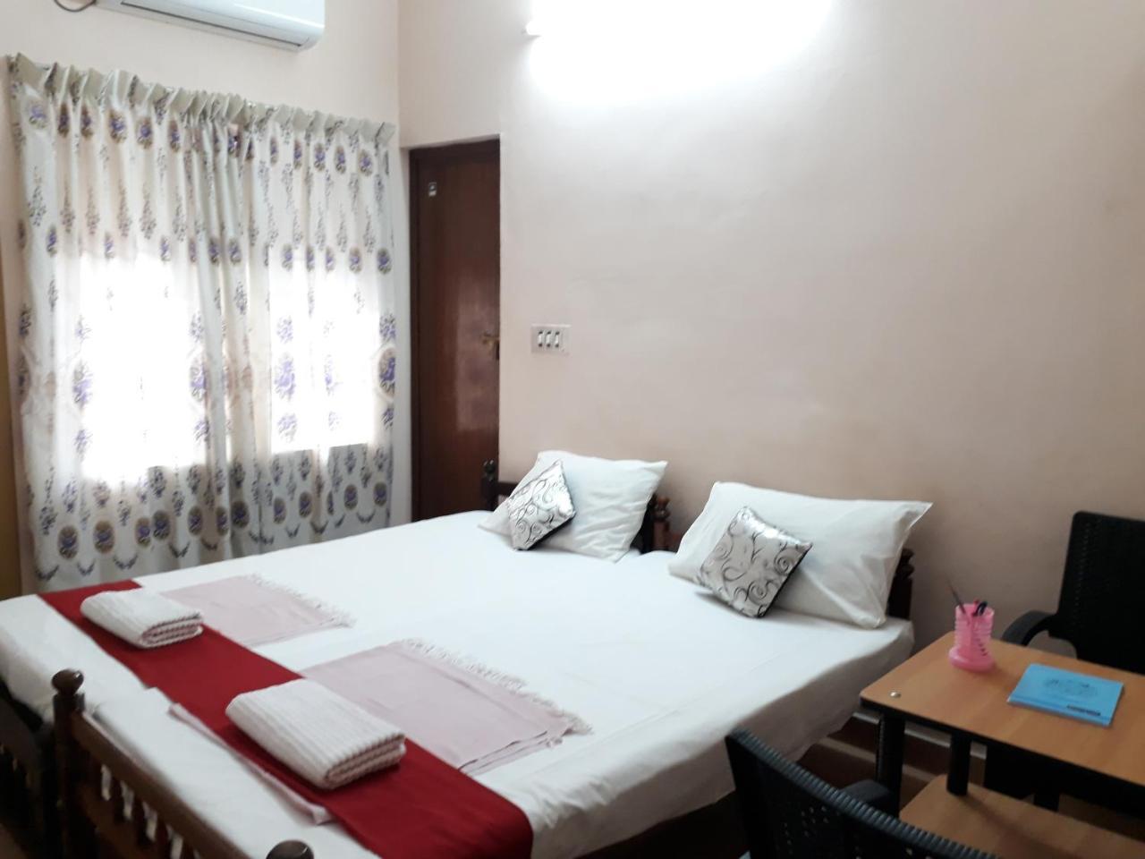 Valiyathayil Home Stay Kochi Exteriör bild